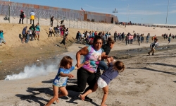 Nhà báo trải lòng về bức ảnh ấn tượng ở biên giới Mexico